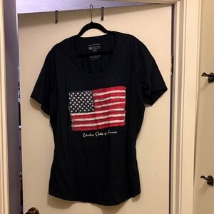 NWOT-Women's Navy Graphic T-Shirt
